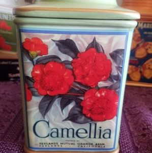 Oneida Ceramic Vintage Label Camellia